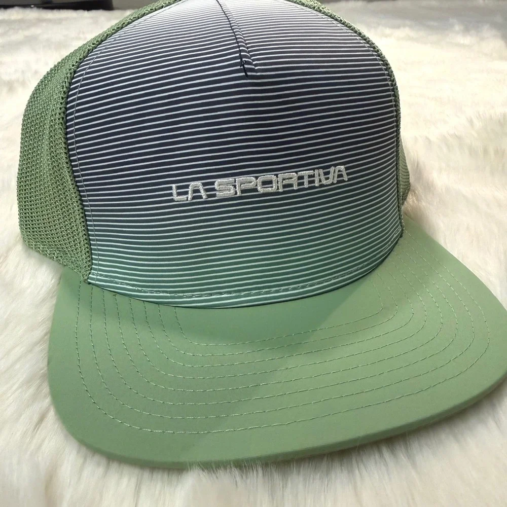 La Sportiva Fade Trucker Hat Women S/M Green Night Sky Mesh Snapback Gorpcore